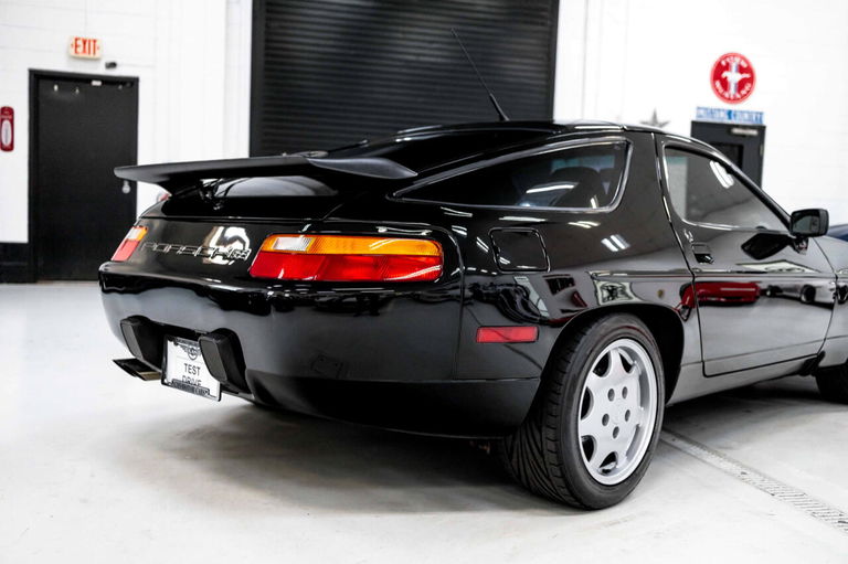 Porsche 928 GT