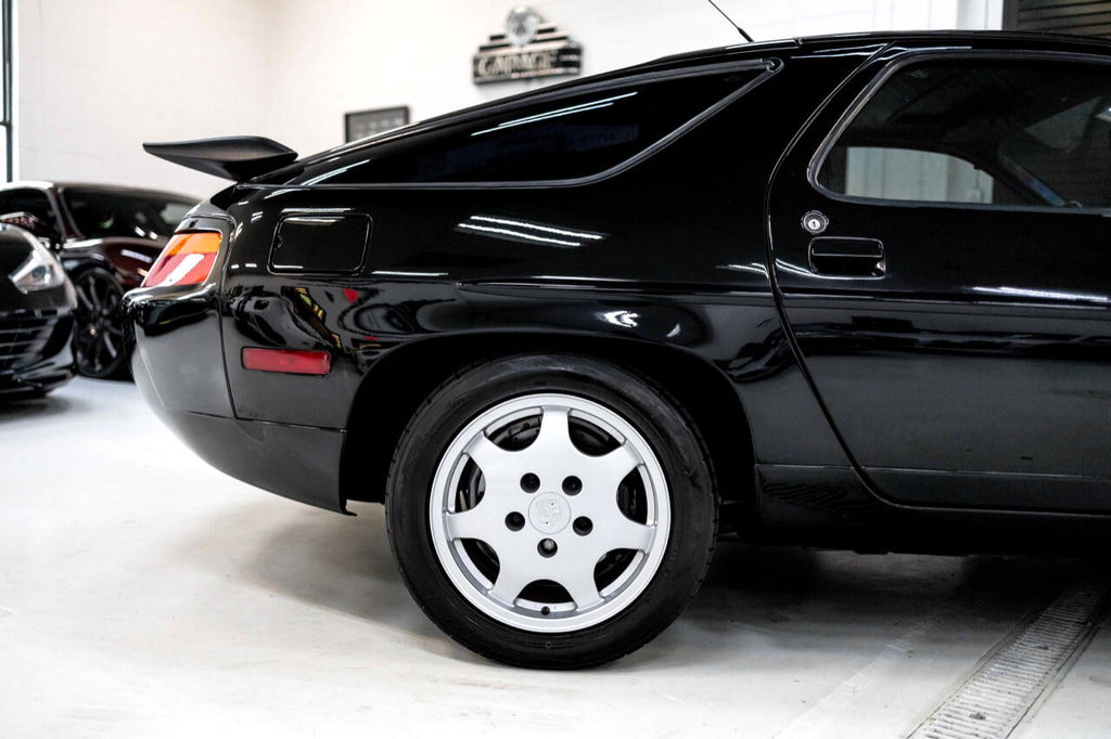 Porsche 928 GT