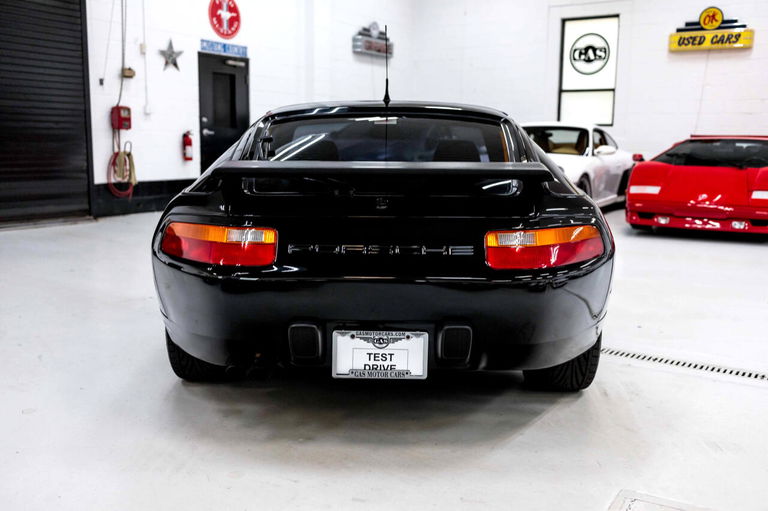 Porsche 928 GT