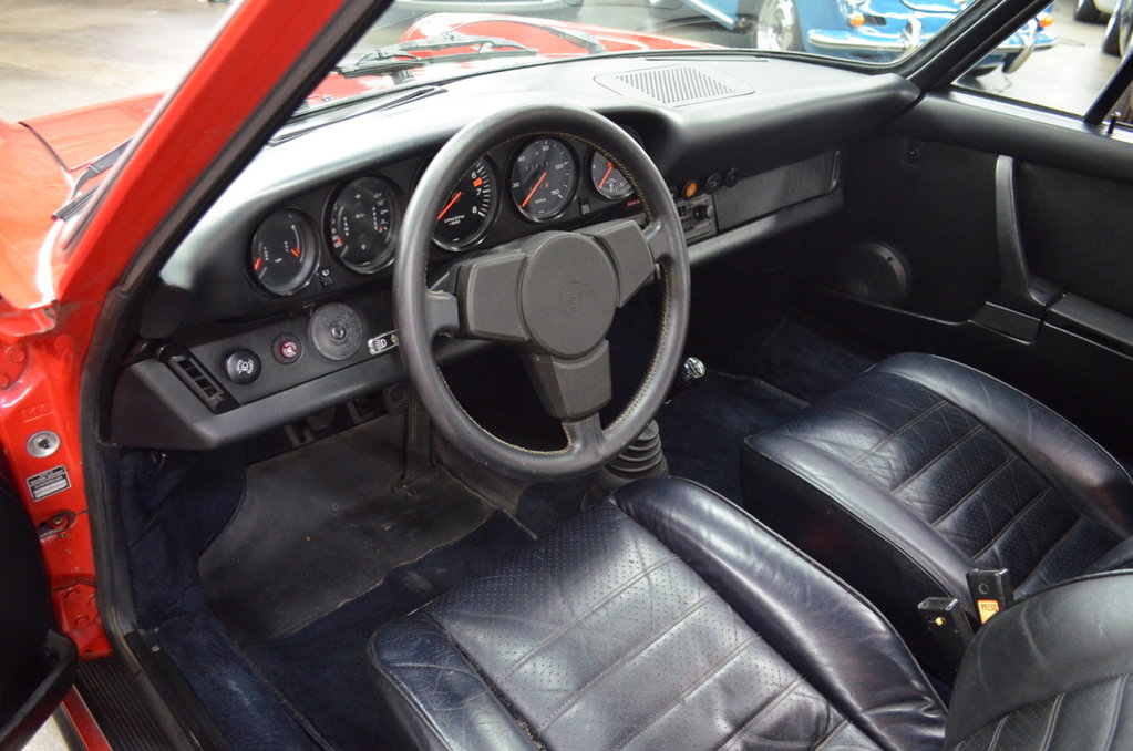 Porsche 911 Carrera (US)
