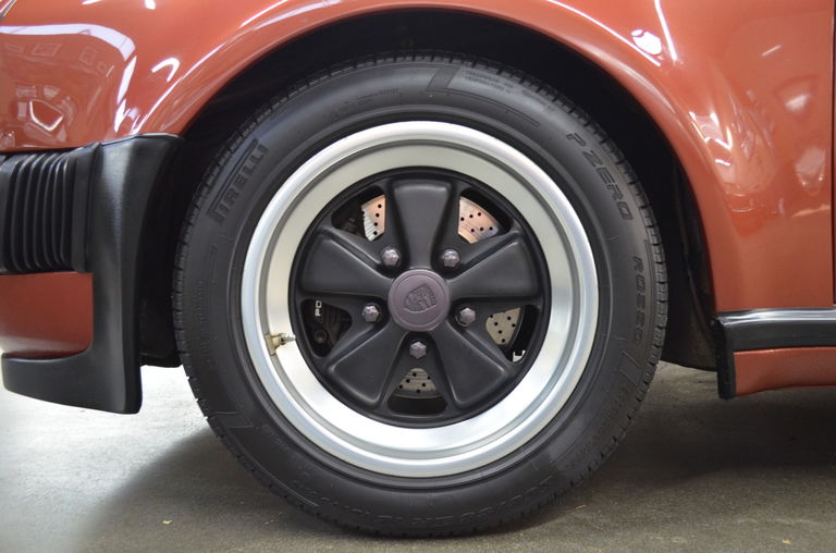 Porsche 911 Turbo 3.3