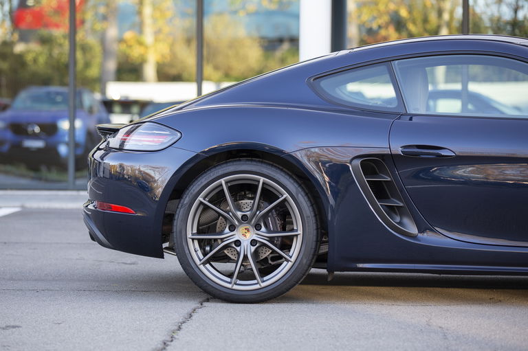 Porsche 718 Cayman