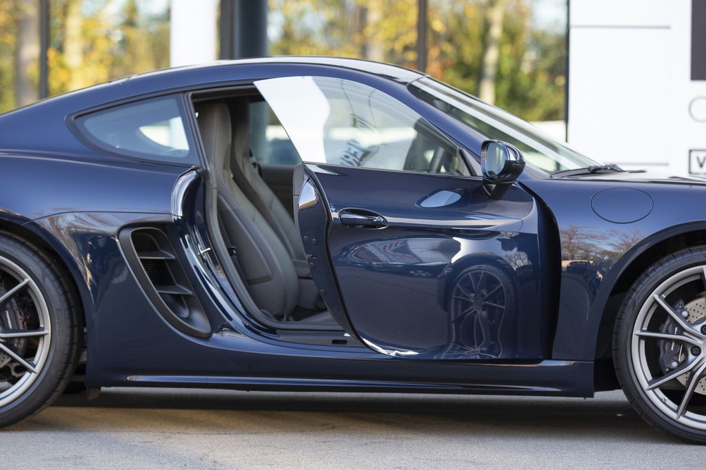 Porsche 718 Cayman