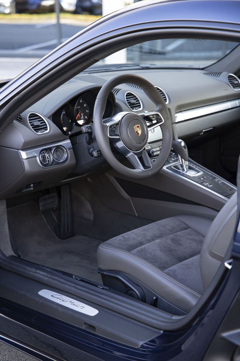 Porsche 718 Cayman