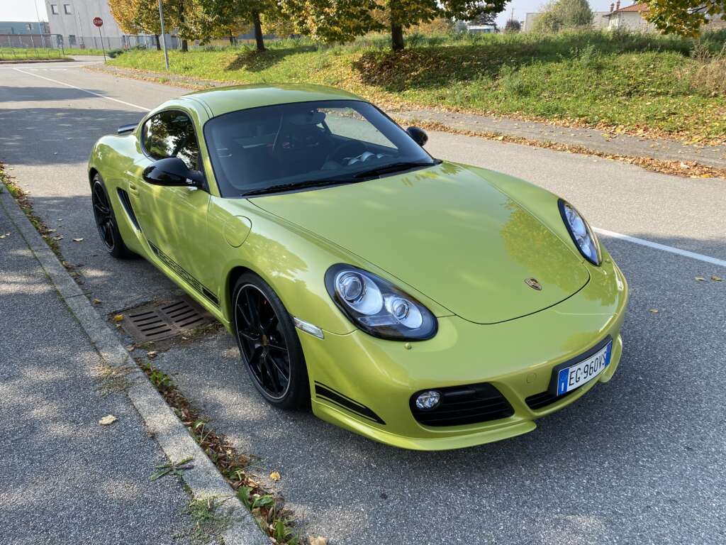 Porsche cayman green