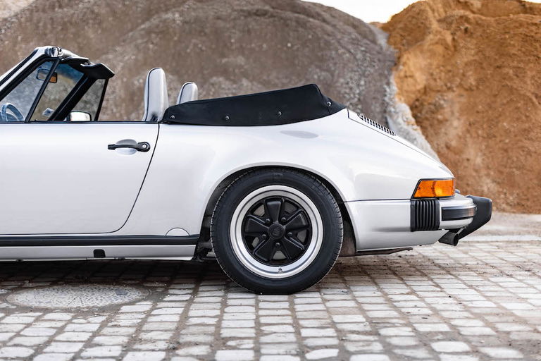 Porsche 911 Carrera 3.2 (US)