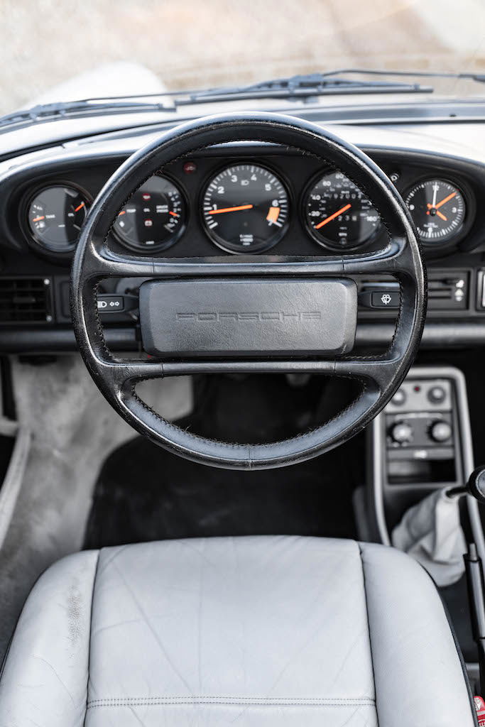 Porsche 911 Carrera 3.2 (US)