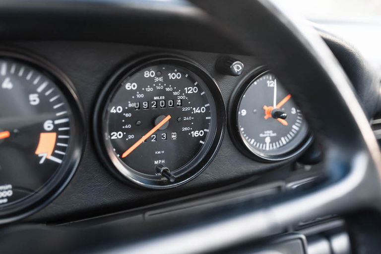 Porsche 911 Carrera 3.2 (US)