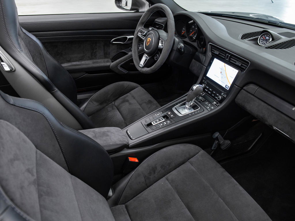 Porsche 991.2 Carrera GTS