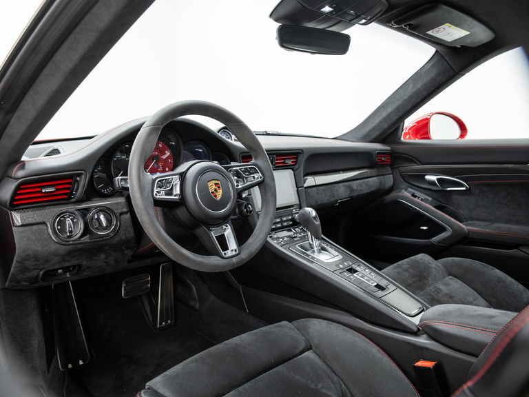 Porsche 991.2 Carrera GTS