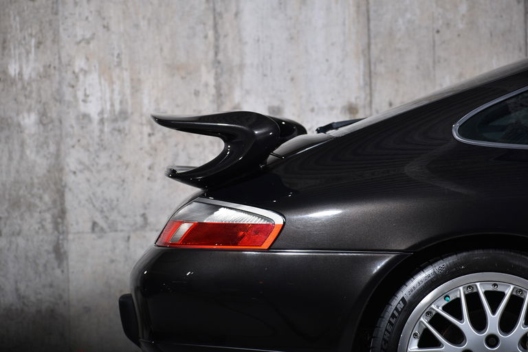 Porsche 996 Carrera 4