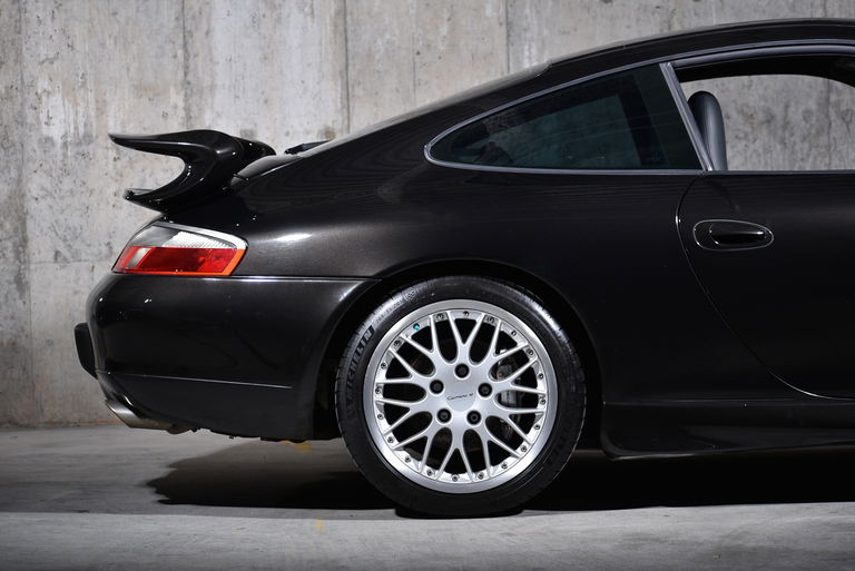 Porsche 996 Carrera 4