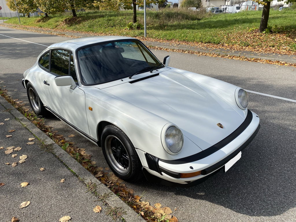 Porsche 911 Carrera 3.2 Coupé in Grand Prix White for sale!