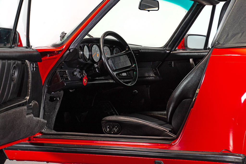 Porsche 911 Carrera 3.2 (US)