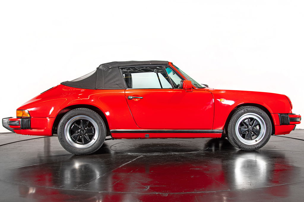Porsche 911 Carrera 3.2 (US)