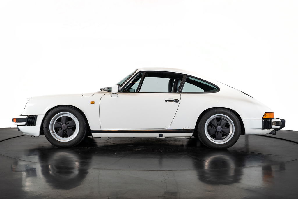 Porsche 911 Carrera 3.2 (US)