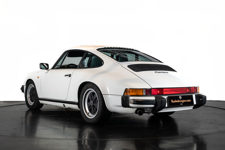 Porsche 911 Carrera 3.2 (US)