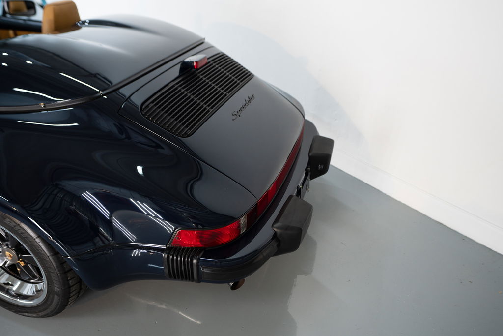 Porsche 911 Carrera 3.2 Speedster (US)