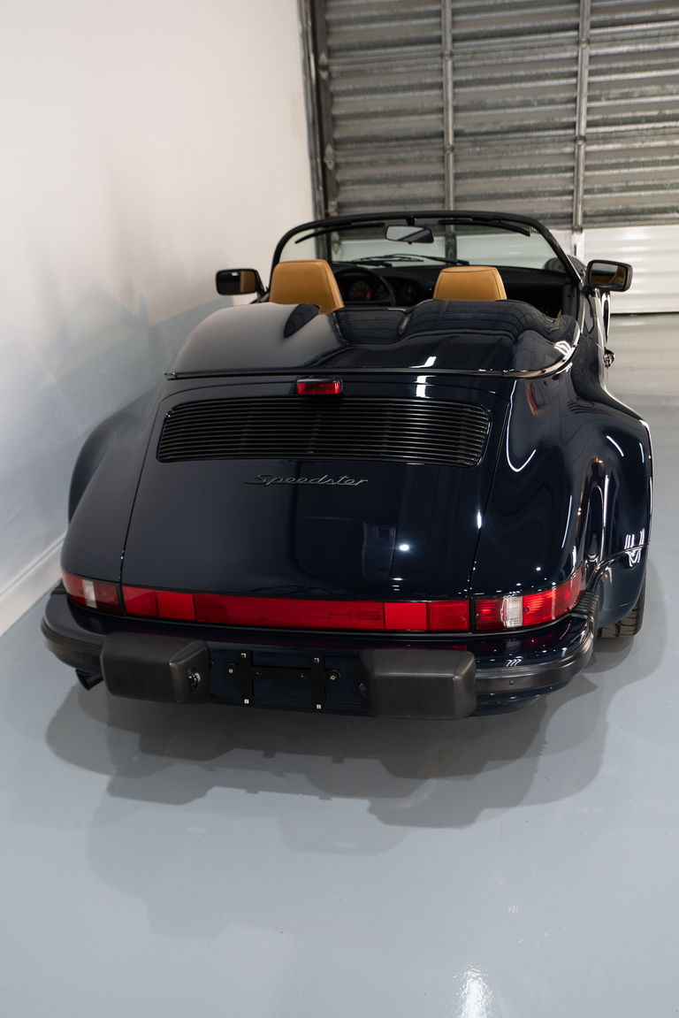 Porsche 911 Carrera 3.2 Speedster (US)