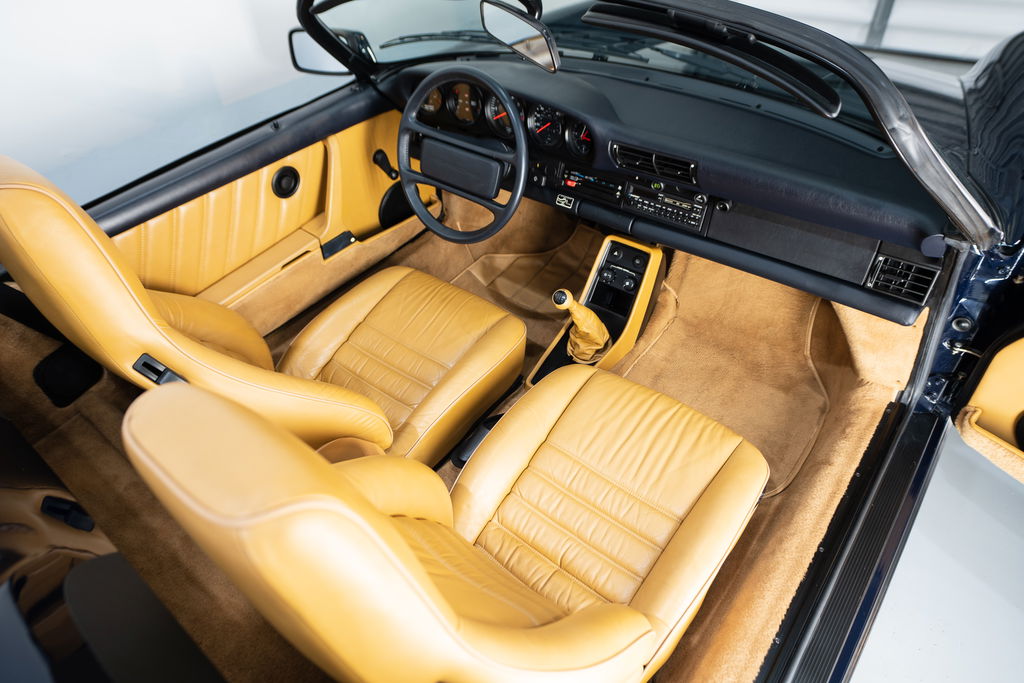 Porsche 911 Carrera 3.2 Speedster (US)