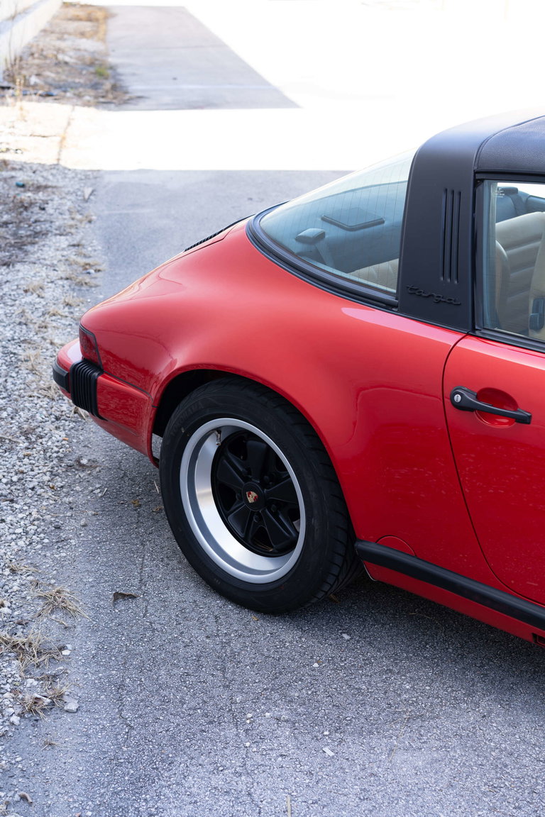 Porsche 911 Carrera 3.2 (US)