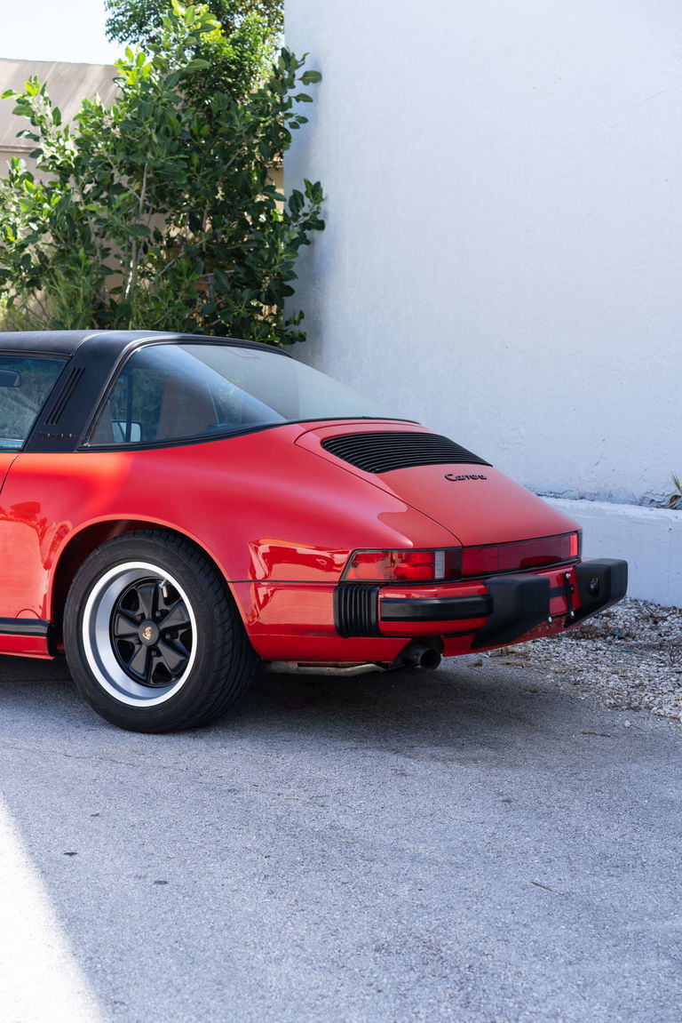 Porsche 911 Carrera 3.2 (US)