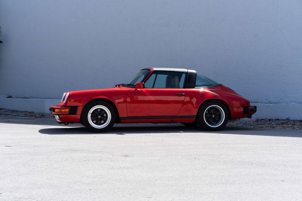 Porsche 911 Carrera 3.2 (US)