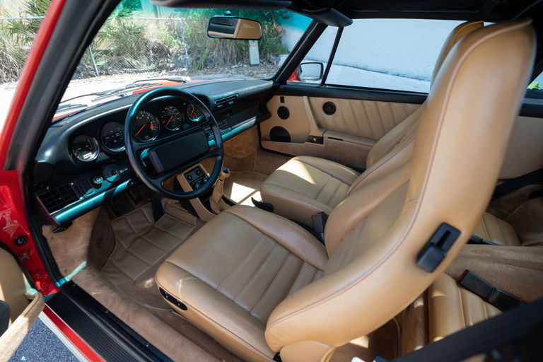 Porsche 911 Carrera 3.2 (US)