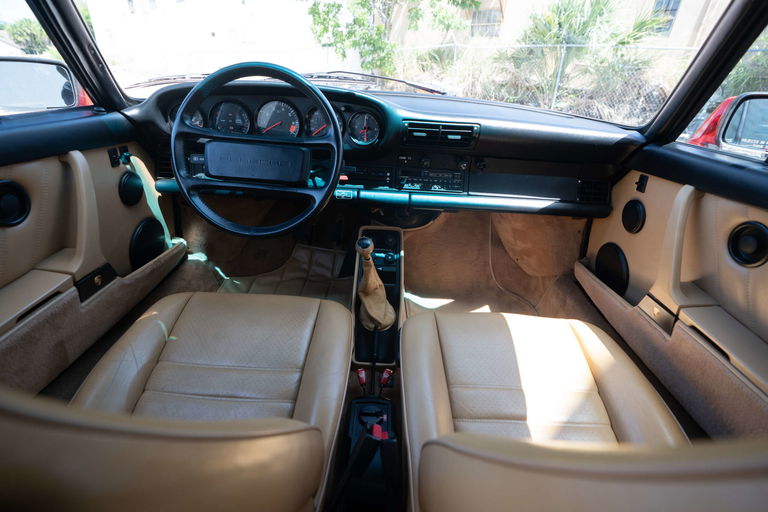 Porsche 911 Carrera 3.2 (US)