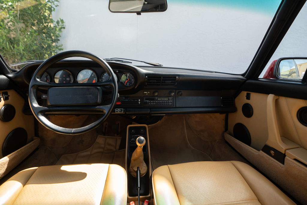 Porsche 911 Carrera 3.2 (US)