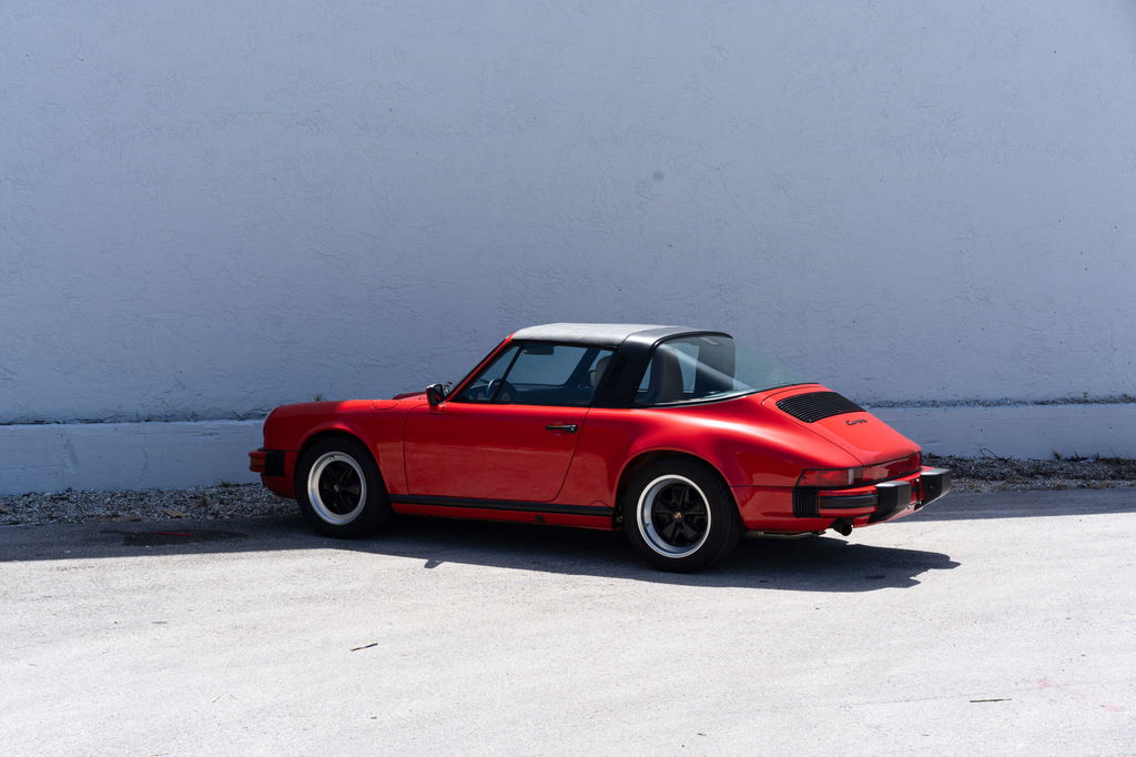 Porsche 911 Carrera 3.2 (US)