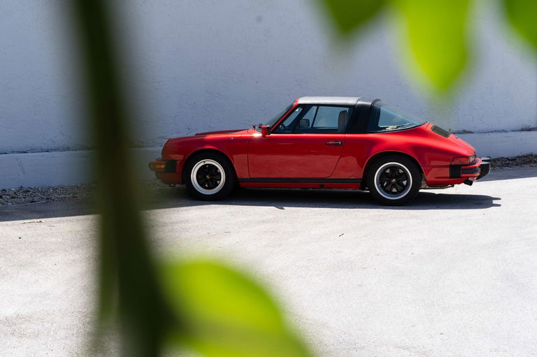 Porsche 911 Carrera 3.2 (US)