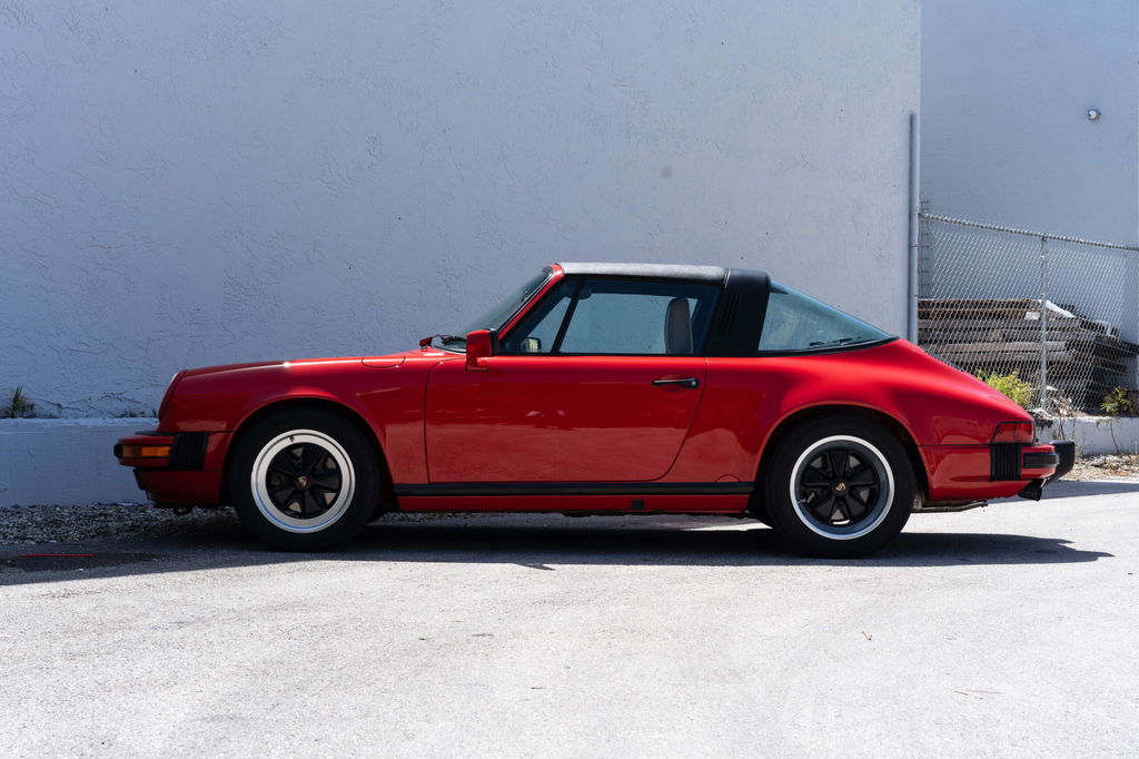 Porsche 911 Carrera 3.2 (US)