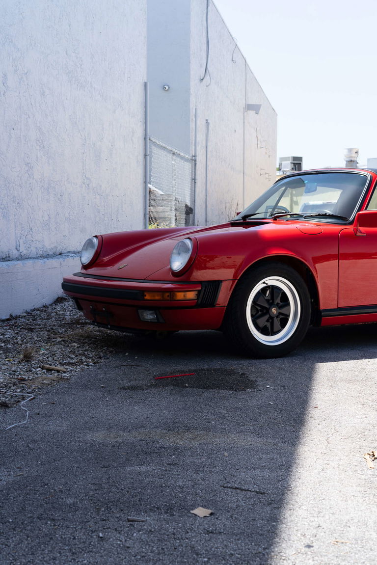 Porsche 911 Carrera 3.2 (US)