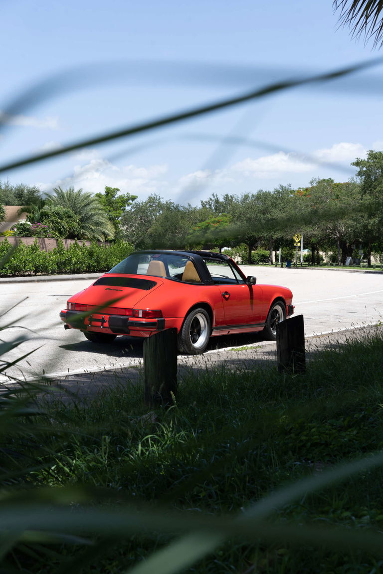 Porsche 911 Carrera 3.2 (US)
