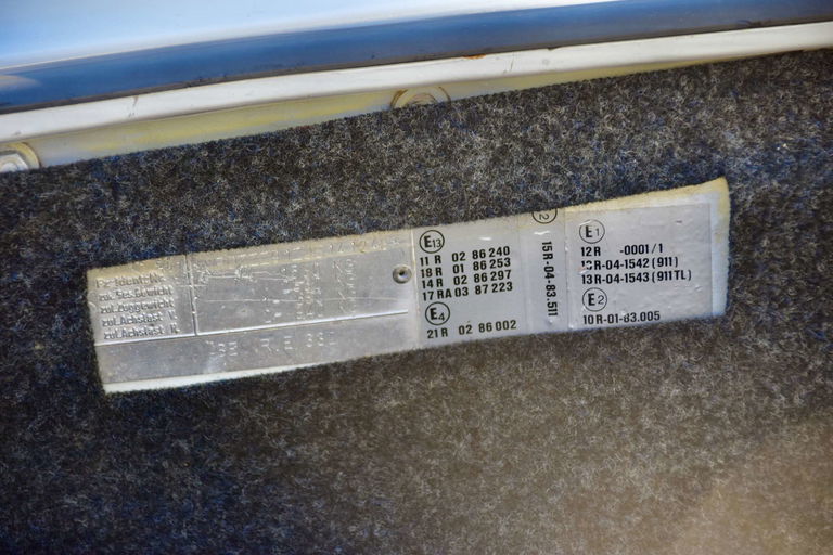 Porsche 911 Carrera 3.2 (KAT)