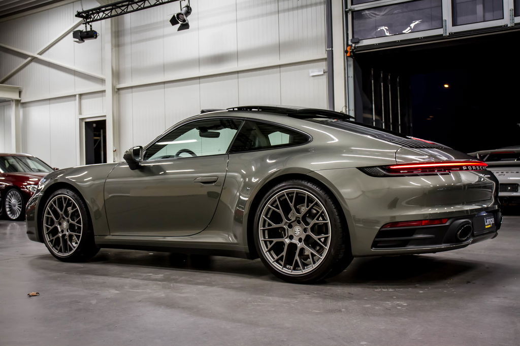 Porsche 992 Carrera