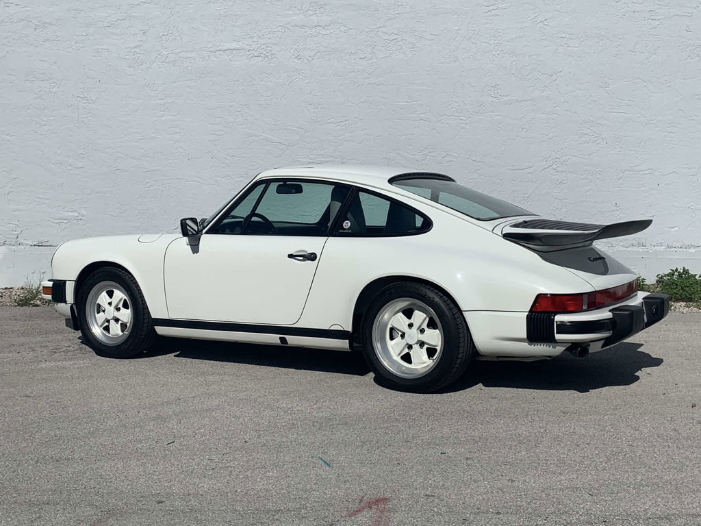 Porsche 911 Carrera 3.2