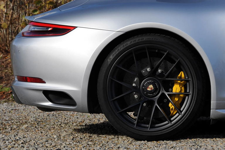 Porsche 991.2 Carrera GTS