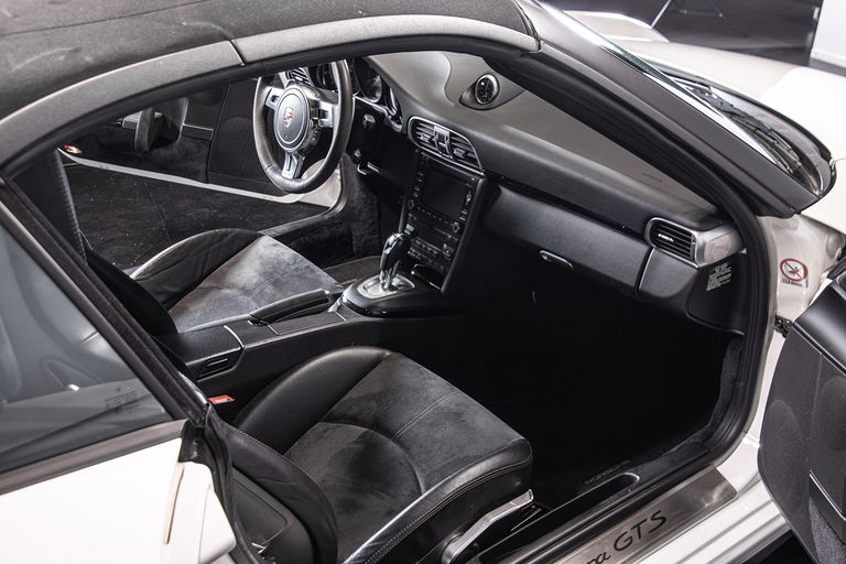 Porsche 997.2 Carrera GTS