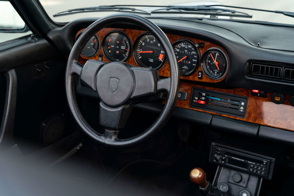 Porsche 911 Carrera 3.2