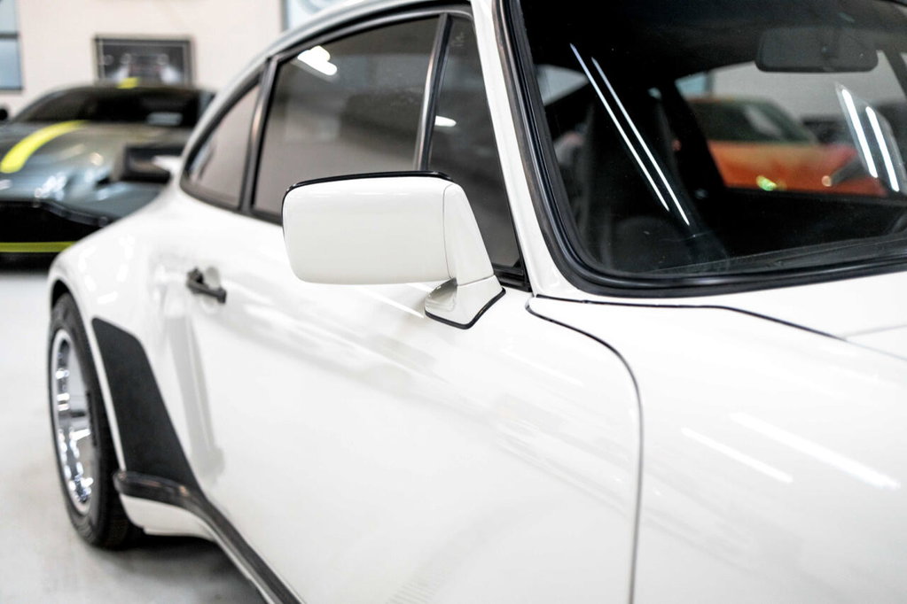 Porsche 911 Turbo 3.3 (US)
