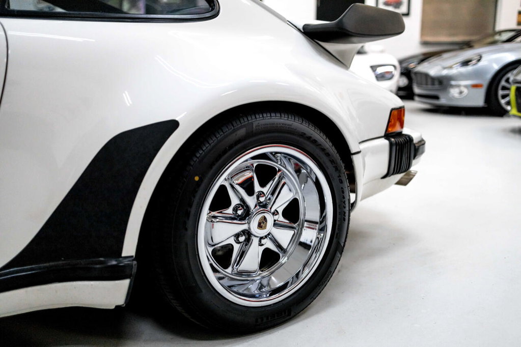 Porsche 911 Turbo 3.3 (US)