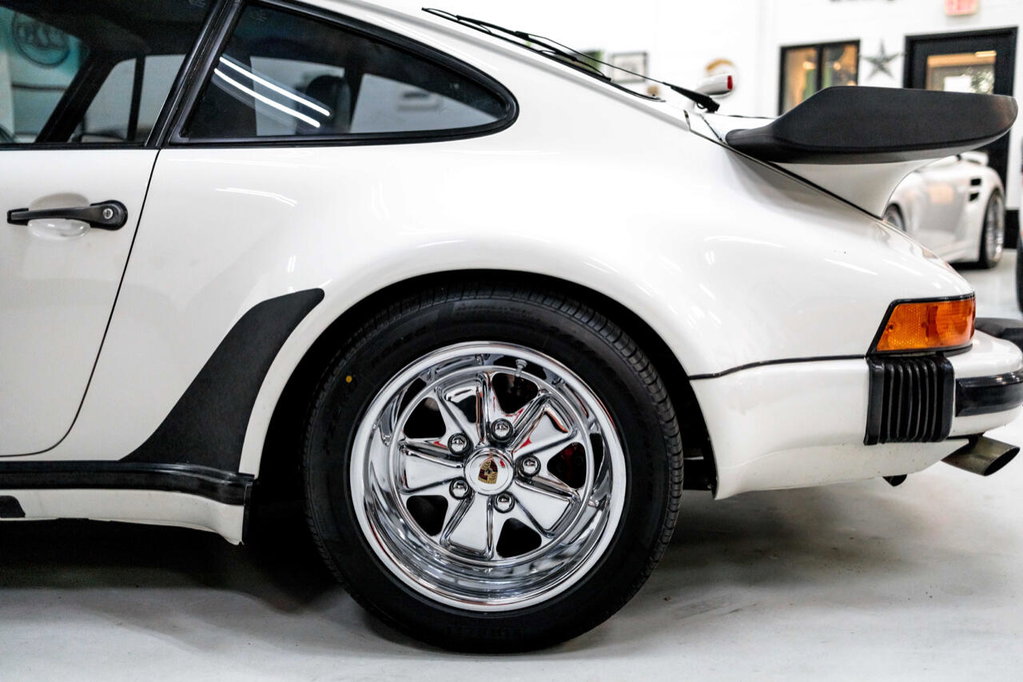 Porsche 911 Turbo 3.3 (US)
