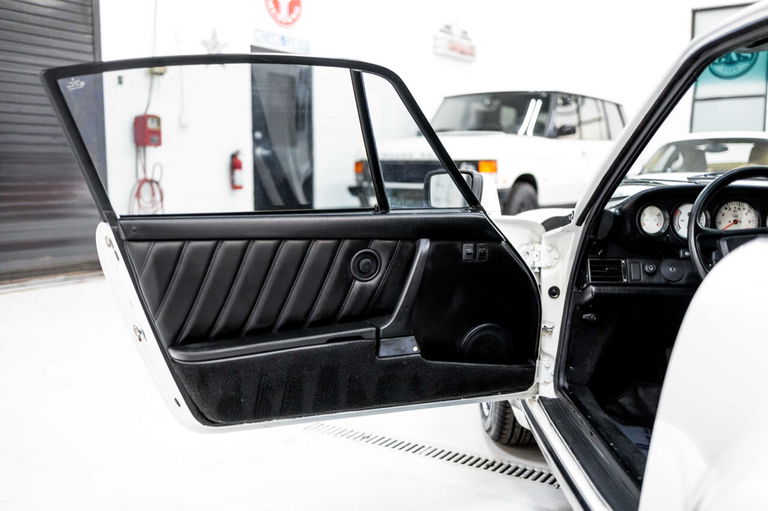 Porsche 911 Turbo 3.3 (US)