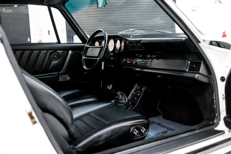 Porsche 911 Turbo 3.3 (US)