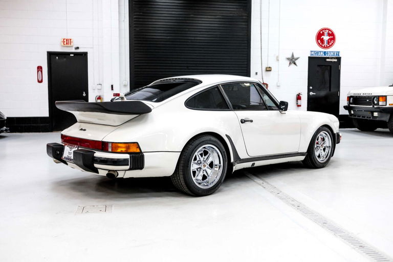 Porsche 911 Turbo 3.3 (US)