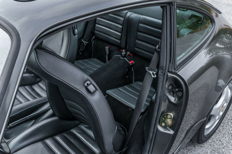 Porsche 964 Carrera 4