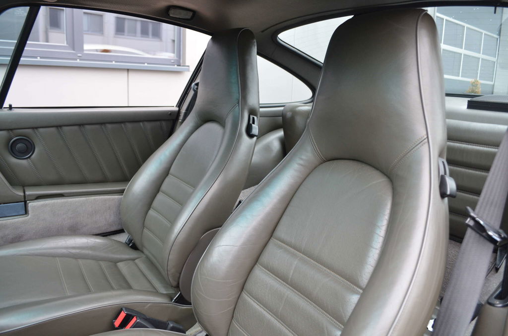 Porsche 911 Carrera 3.2 (KAT)