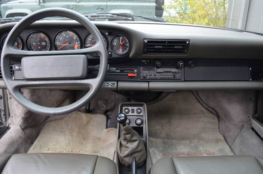 Porsche 911 Carrera 3.2 (KAT)